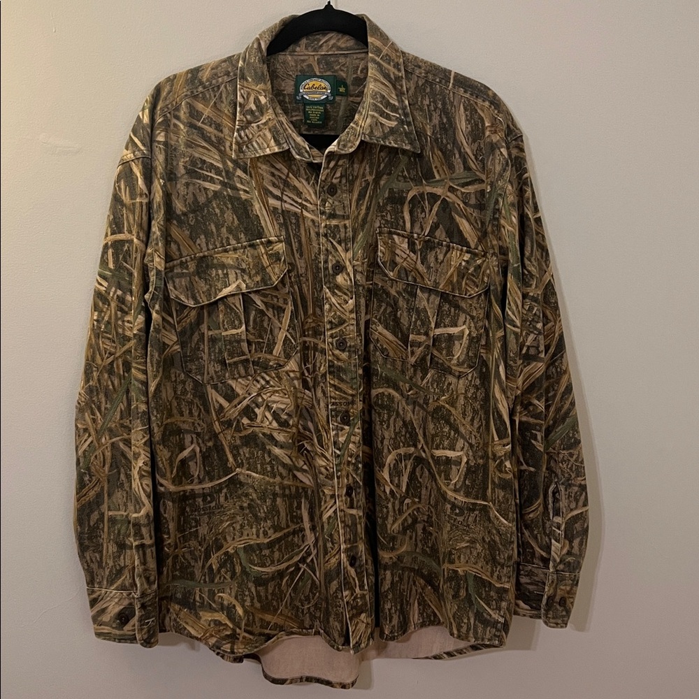 Cabela’s Realtree Camouflage Outdoor Shirt  size Large